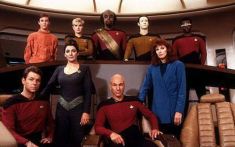Star Trek The Next Generation Season 1 Crew Photo